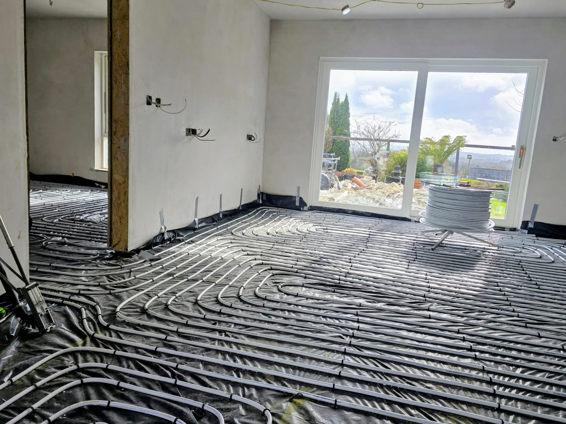 Underfloor heating pipe layout