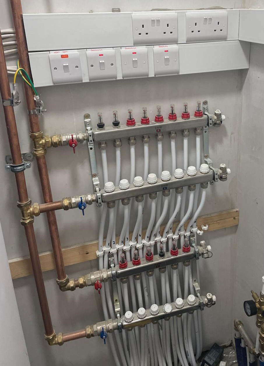 Underfloor heating pipe detail